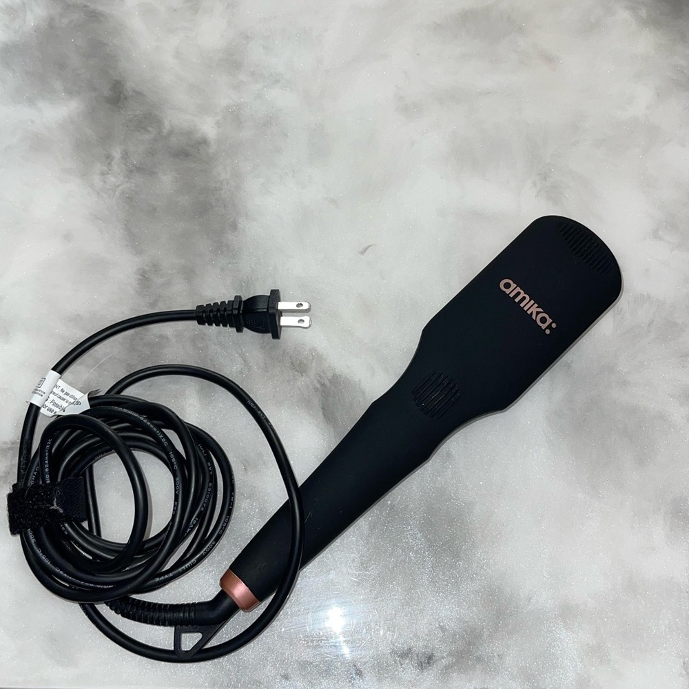 Amika straightener hot tool